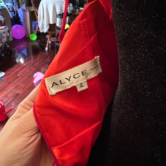 Alyce Paris Size 4 Red prom dress - Picture 4 of 9